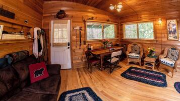 Comfort Cabin, 1 Bedroom, River View | 1 bedroom, free WiFi, bed sheets