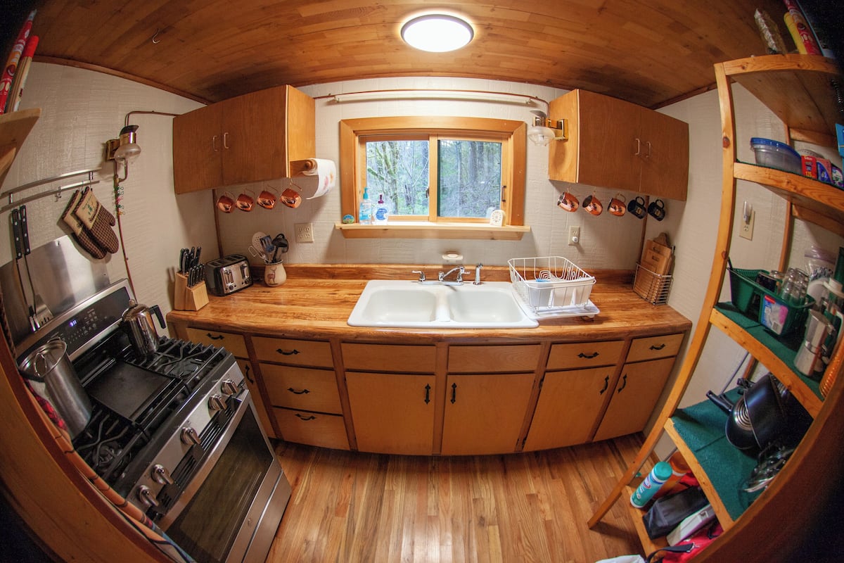 Comfort Cabin, 1 Bedroom, River View | Private kitchen