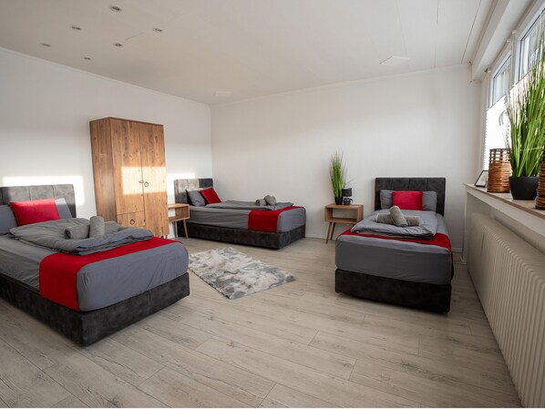 3 bedrooms, WiFi, bed sheets