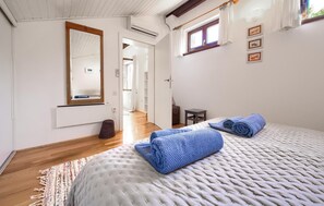 5 chambres, lit parapluie, Wi-Fi gratuit, draps fournis