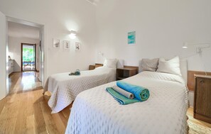 5 bedrooms, travel crib, free WiFi, bed sheets