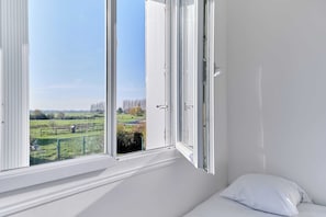 2 chambres, fer et planche Ă repasser, draps fournis