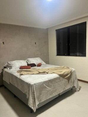 2 chambres, fer et planche à repasser, Wi-Fi, literie fournie