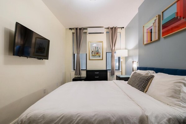 Room, Non Smoking, Private Bathroom | Desk, laptop workspace, free WiFi - 414 hotel (New York)