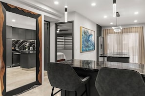 2 chambres, fer et planche à repasser, Wi-Fi gratuit, draps fournis