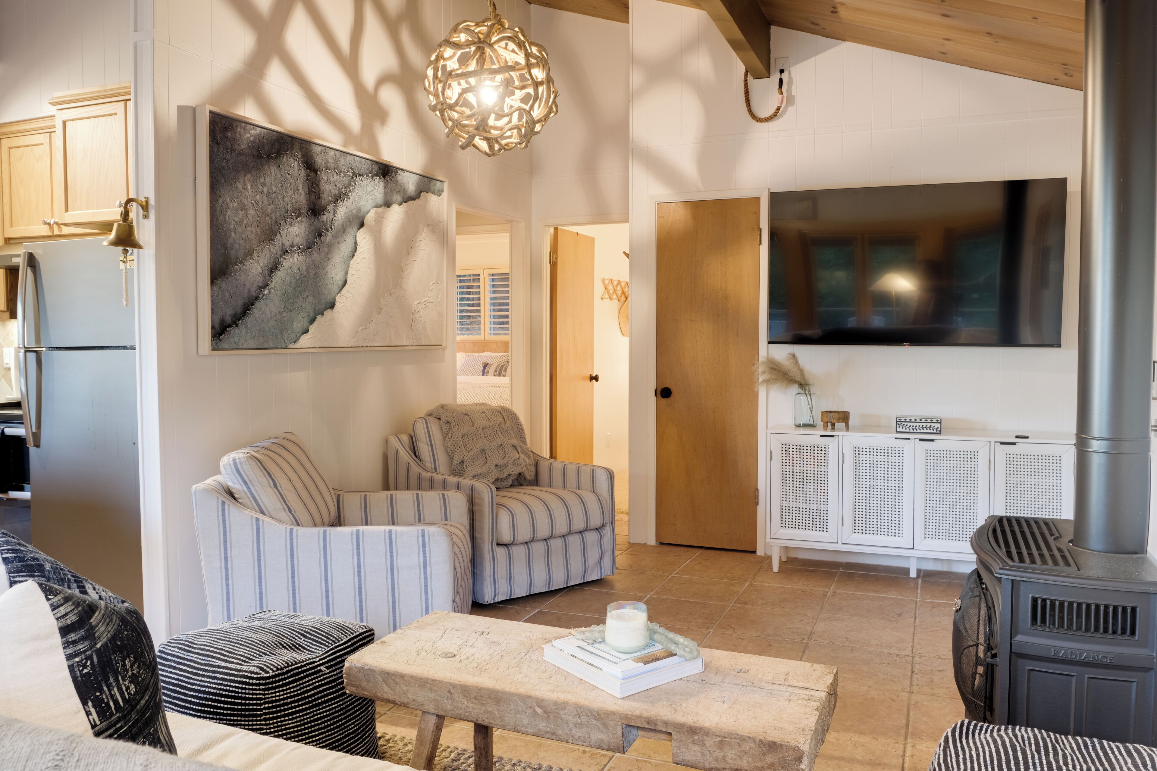 Smart TV, fireplace, books