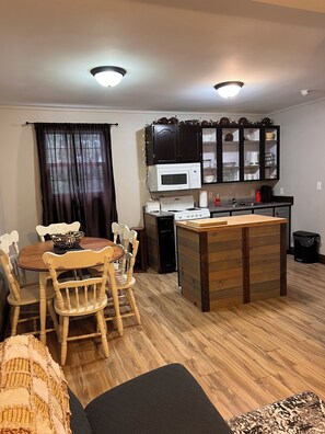Interior - The Rustic Oasis (Kentville)