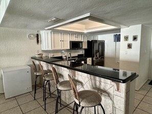 Fridge, microwave, oven, stovetop - Saida III Condos - S3124 (South Padre Island)