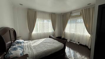 3 Schlafzimmer, Bügeleisen/Bügelbrett, WLAN, Bettwäsche