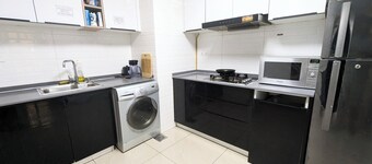 Budget Rooms in marvelous Dubai with WiFi, AC