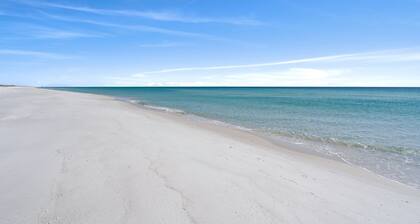 Private Pool & Elevator | Dog Friendly, Beach Chairs & Umbrella | Pensacola Beach