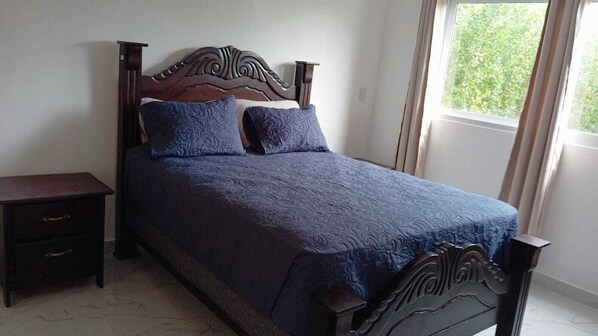 2 chambres, fer et planche à repasser, Wi-Fi, literie fournie