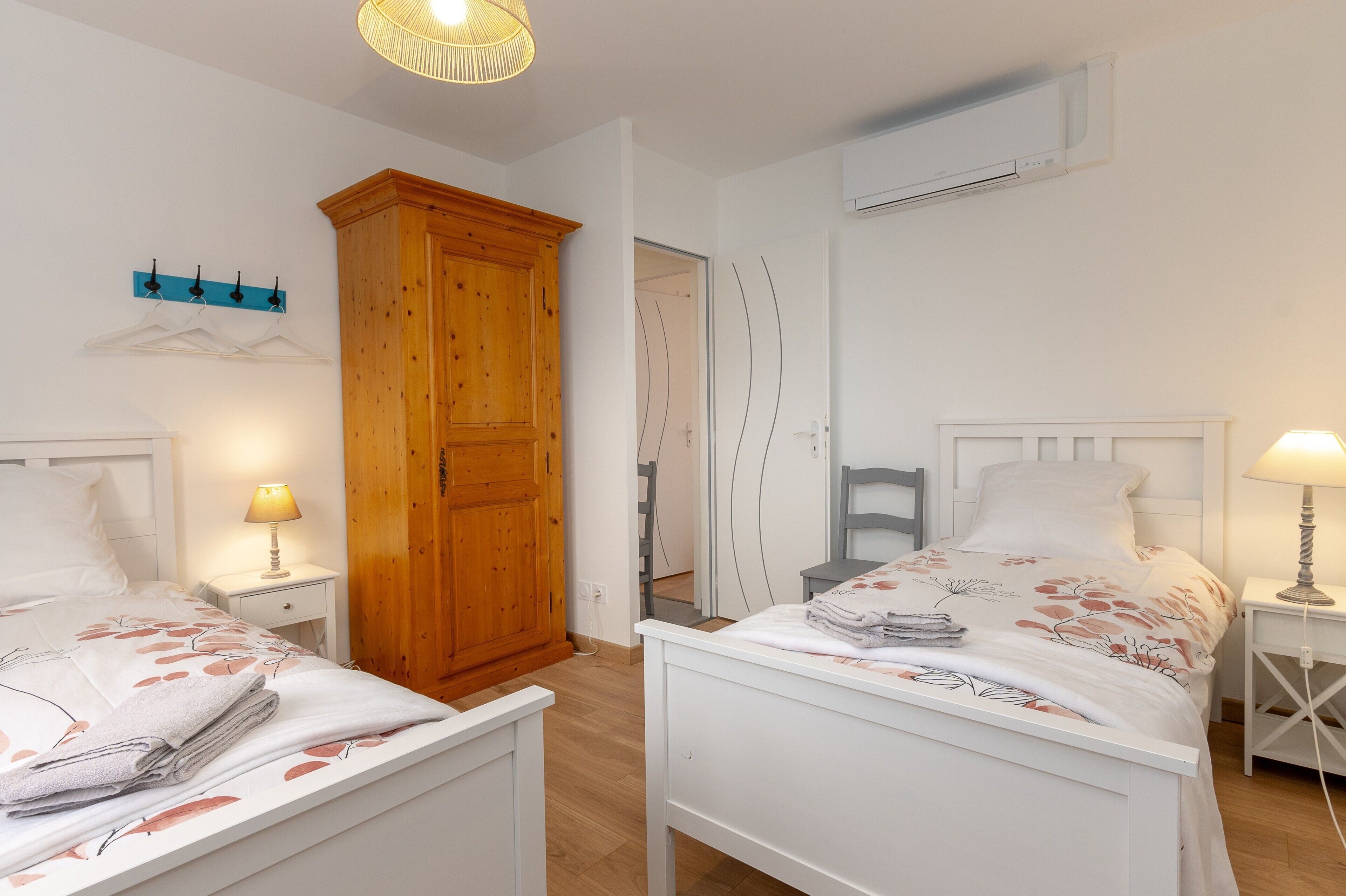 3 bedrooms, iron/ironing board, free WiFi, bed sheets