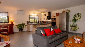 Fernseher, Stereoanlage