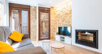 Casa rural 'La Casa Del Campanar' con balcón y aire acondicionado