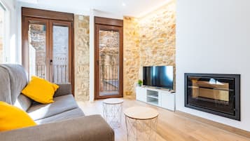 Télévision, cheminée