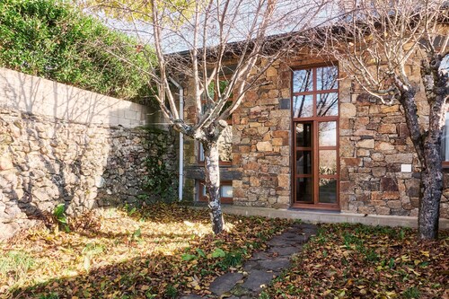 Country House 'La Casa De Anta' with Mountain View, Private Garden and Wi-Fi