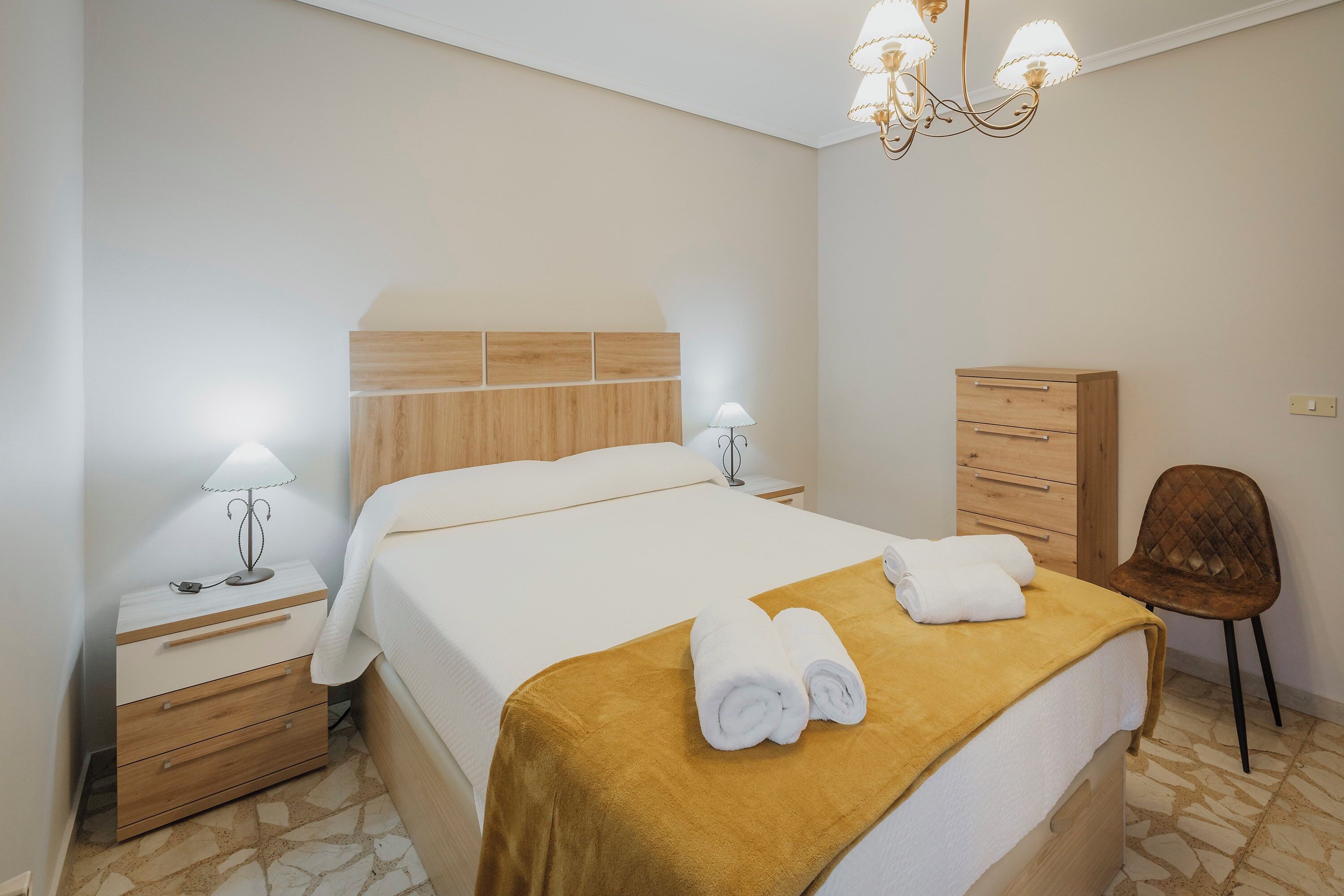 5 bedrooms, iron/ironing board, free WiFi, bed sheets