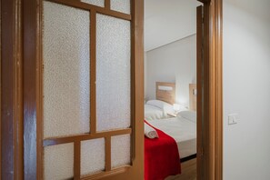 5 slaapkamers, een strijkplank/strijkijzer, gratis wifi, beddengoed