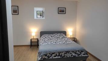 3 bedrooms, free WiFi, bed sheets