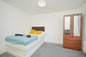 3 bedrooms, free WiFi, bed sheets