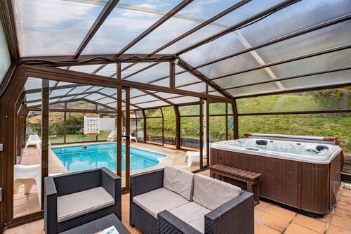 Country House 'La Picarota' with Mountain View, Pool and Garden