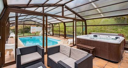 Country House 'La Picarota' with Mountain View, Pool and Garden