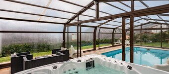 Country House 'La Picarota' with Mountain View, Pool and Garden
