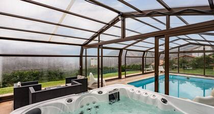 Country House 'La Picarota' with Mountain View, Pool and Garden