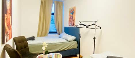 3 bedrooms, bed sheets