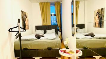 1 bedroom, bed sheets