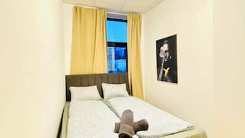 1 bedroom, bed sheets