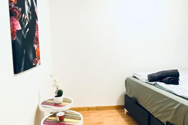 1 habitación y ropa de cama