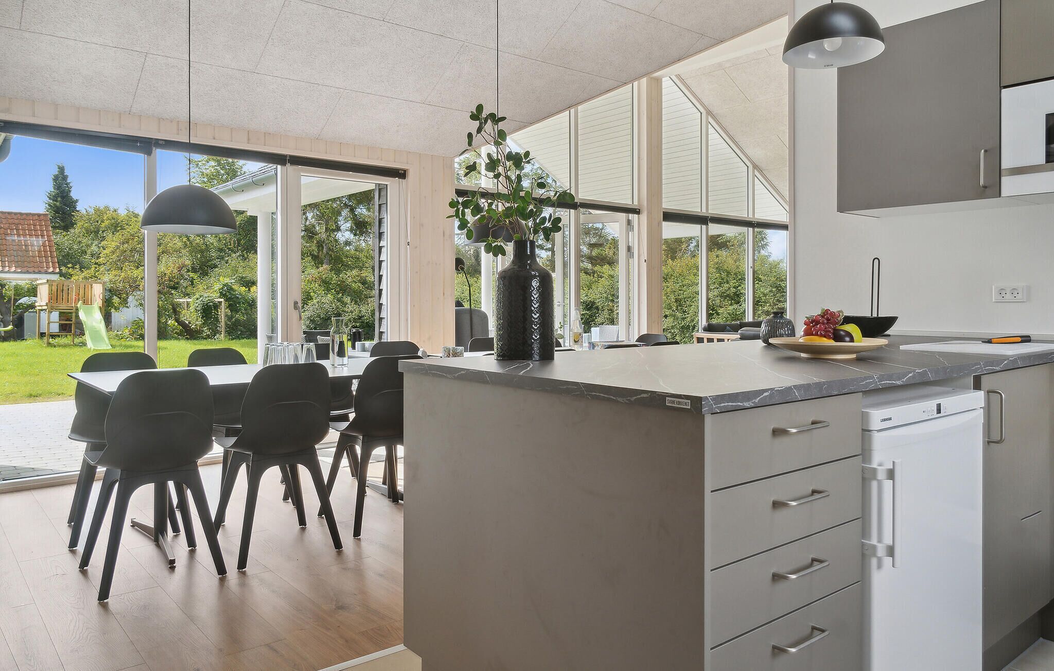 Kühlschrank, Geschirrspüler