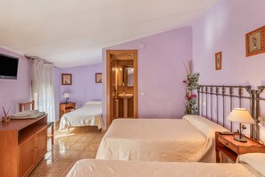 10 bedrooms, free WiFi, bed sheets