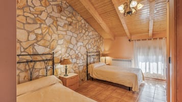 3 bedrooms, free WiFi, bed sheets