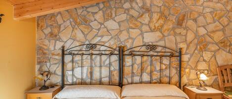 3 chambres, accĂšs au Wi-Fi (inclus), literie fournie