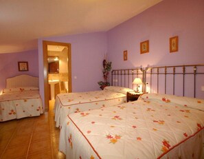 3 bedrooms, free WiFi, bed sheets
