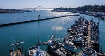 Historic Bayfront! Stellar Bridge & Bay Views! Bay Dreaming