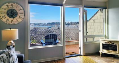 Historic Bayfront! Stellar Bridge & Bay Views! Bay Dreaming