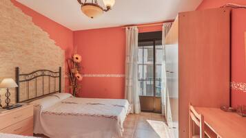 3 bedrooms, free WiFi, bed sheets