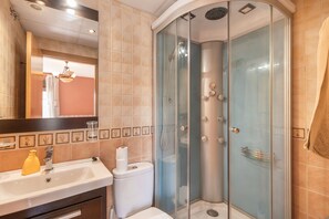 Shower, towels