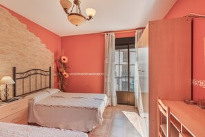 3 bedrooms, free WiFi, bed sheets