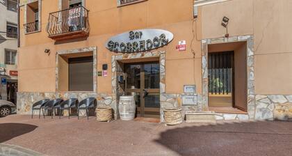 Country House 'El Rellano' with Balcony, Wi-Fi and Air Conditioning
