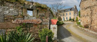 Vakantiehuis 'Gite La Grange Cheval Rouge 4 Pers' met Gedeeld Zwembad, Privé Terras en WiFi