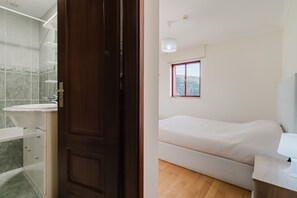 8 bedrooms, iron/ironing board, free WiFi, bed sheets