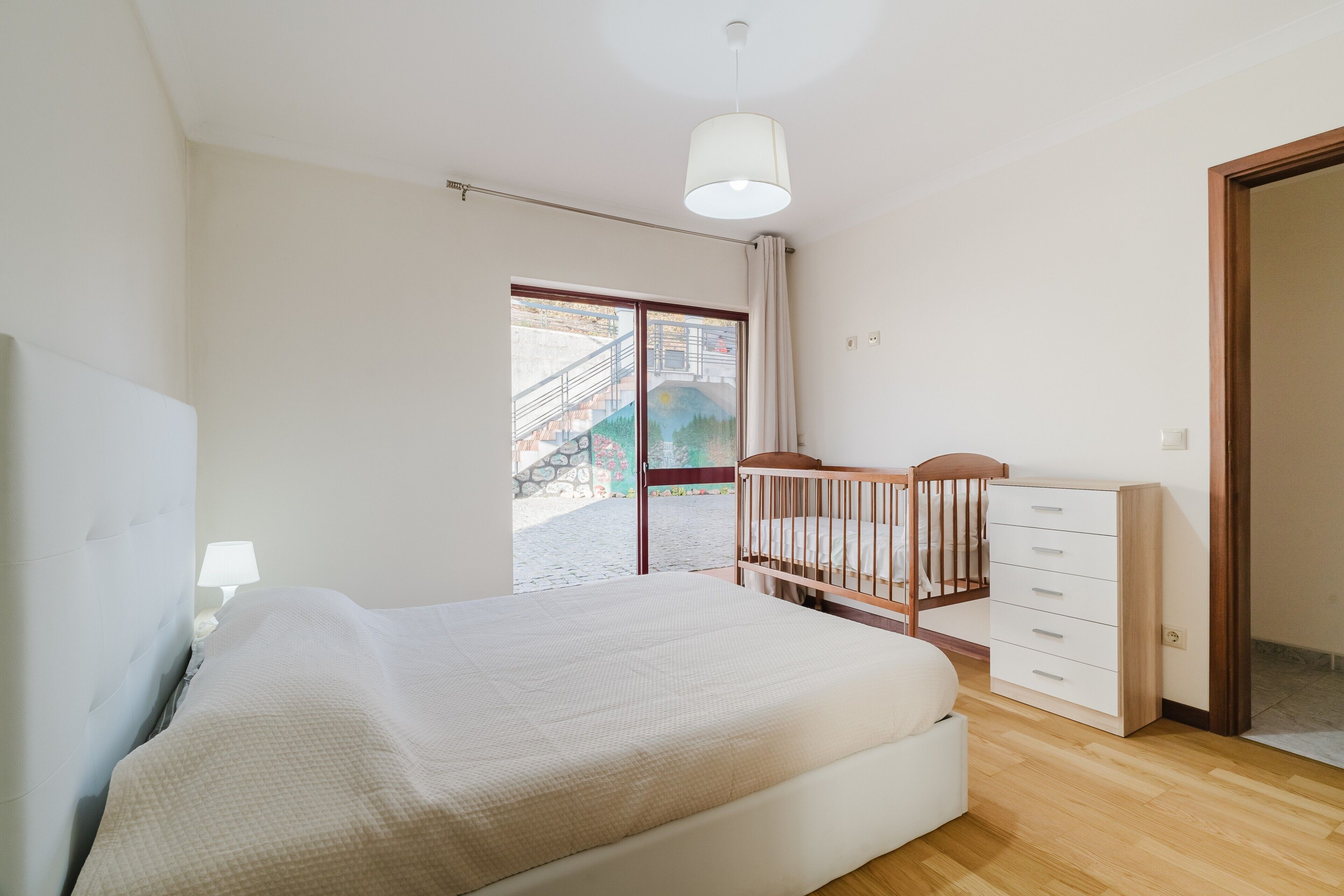 8 camere, ferro/asse da stiro, Wi-Fi gratuito, lenzuola