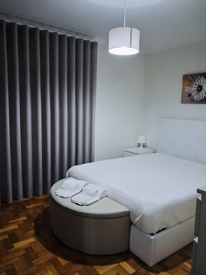 8 bedrooms, iron/ironing board, free WiFi, bed sheets