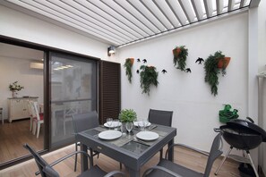 تناول الطعام بالخارج