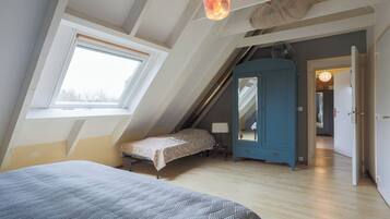 3 bedrooms, free WiFi, bed sheets